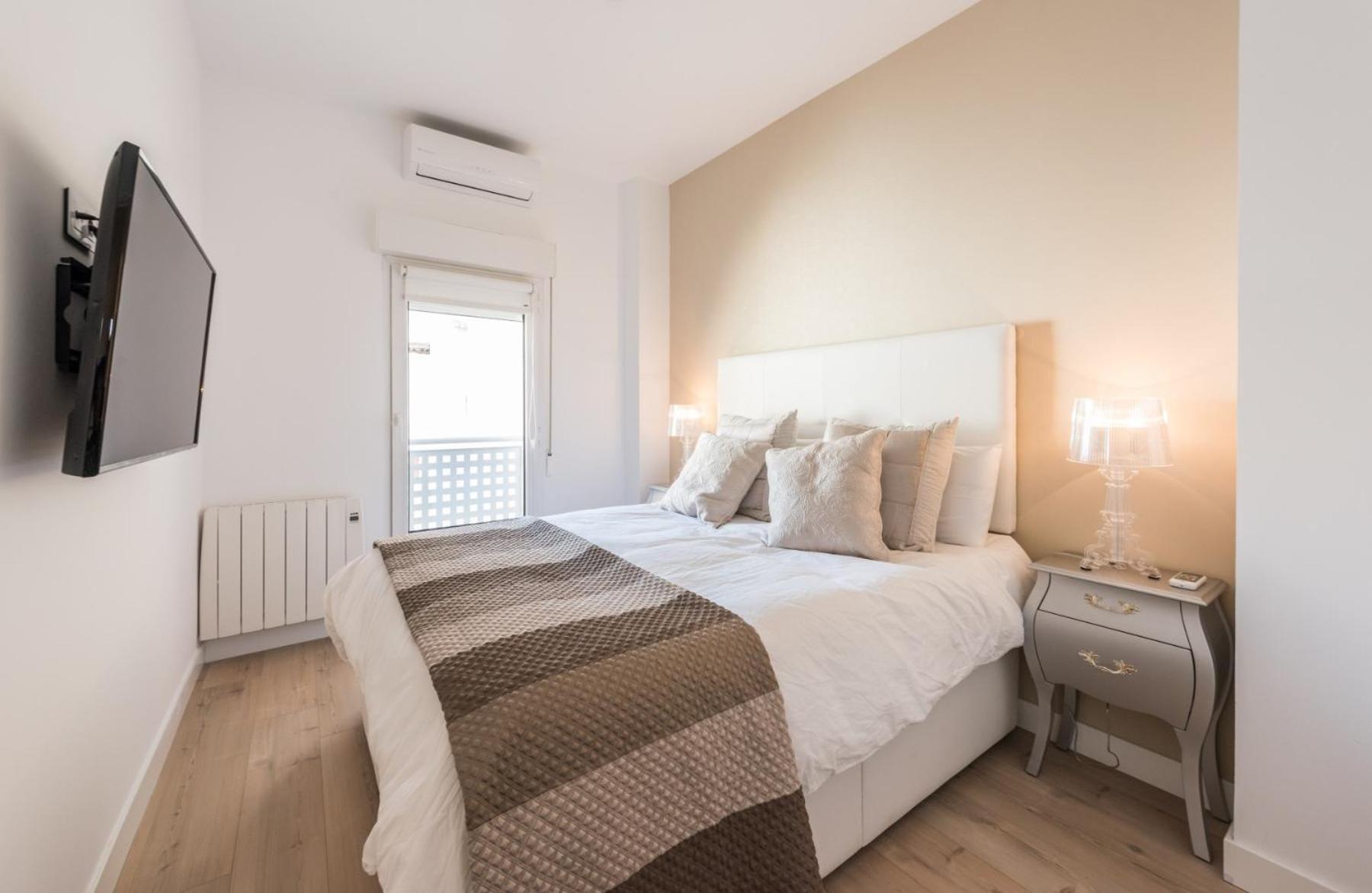 Chueca Suites Madrid Exterior photo